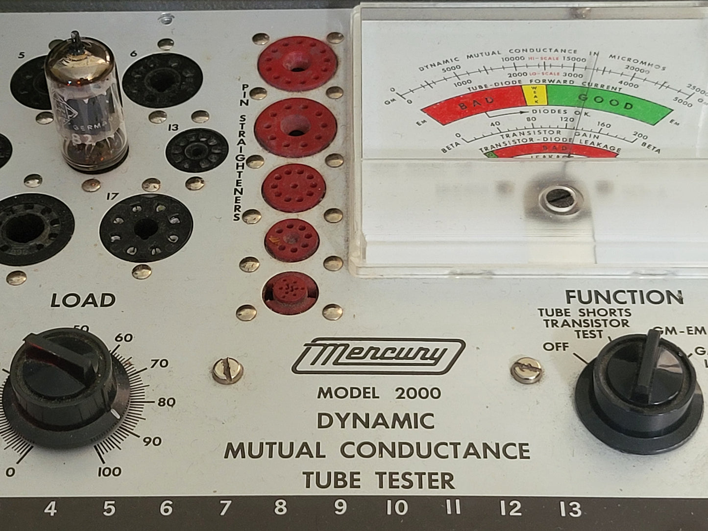 Telefunken ECC82 12AU7 17 mm lange glatte Platten, passendes Paar – Berlin 1961 – gleicher Code – NOS
