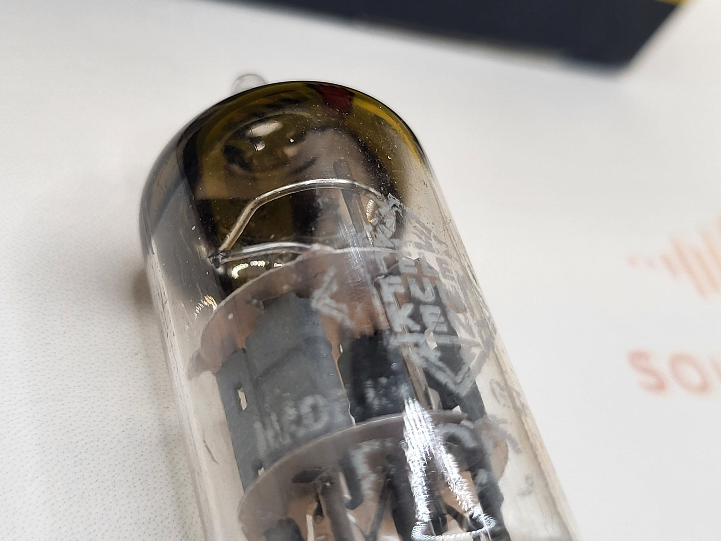 Valvo ECC81 D-Getter Coin Bottom YKB