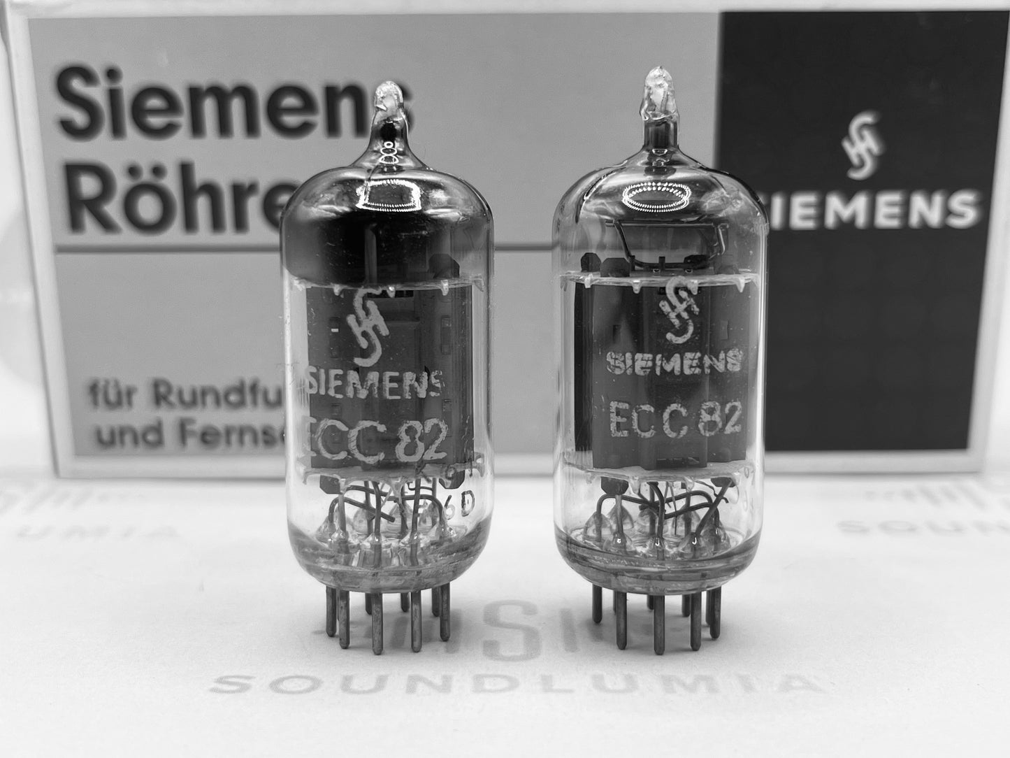Siemens ECC82 12AU7 Long Plates Square Getter - Munich