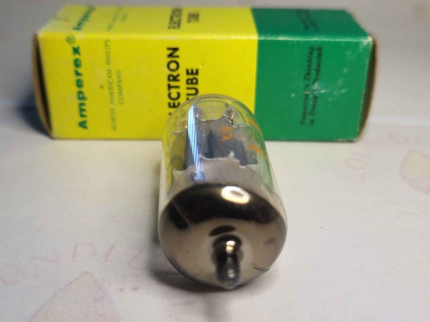 1x Amperex 7025 Dimple Disc Getter Orig. Box - Holland 1971 - Orange Globe - NOS