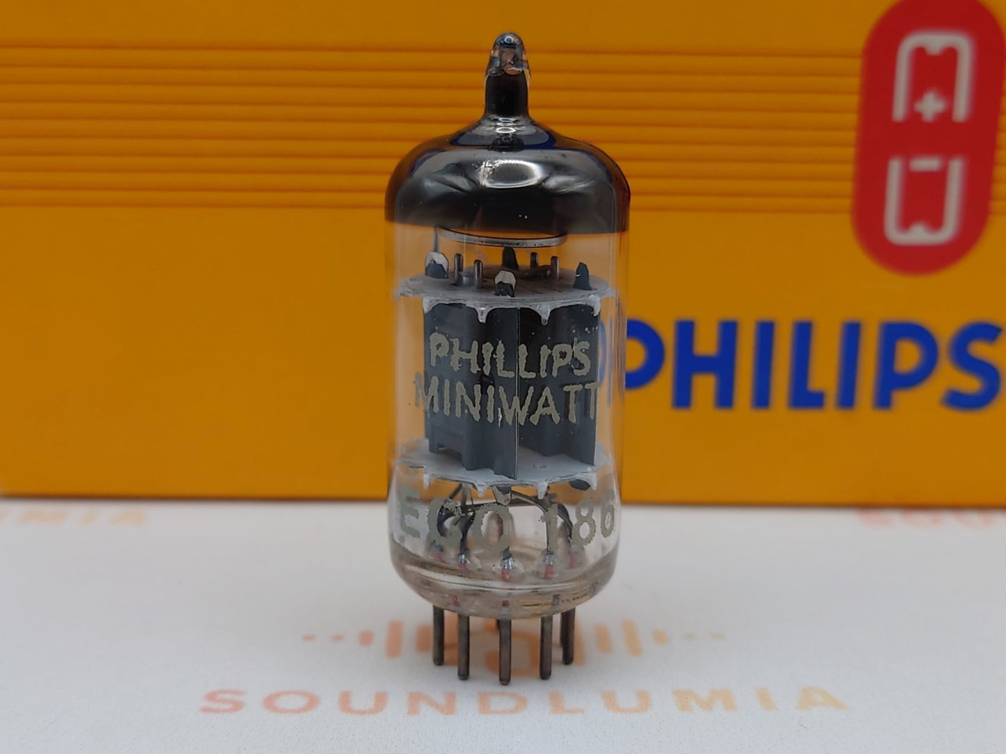 Philips ECC186 7316 o-getter short plates vintage vacuum tube