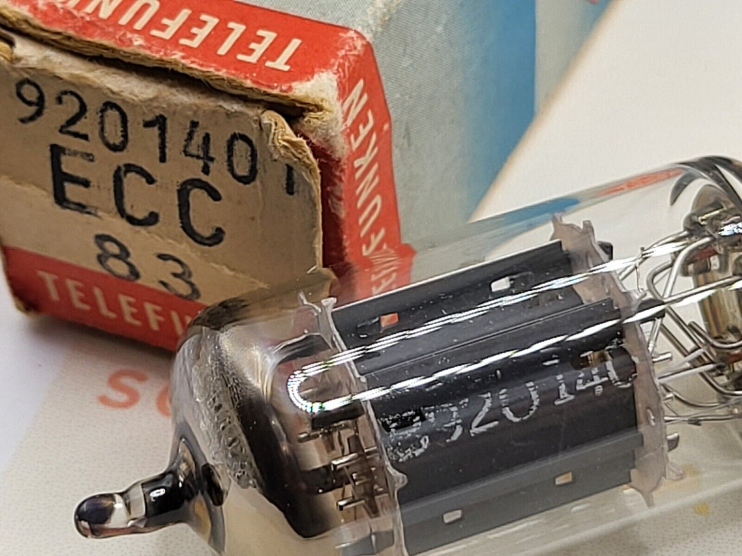 1x Telefunken ECC83 12AX7 Smooth Plates Original Box - Berlin 1961