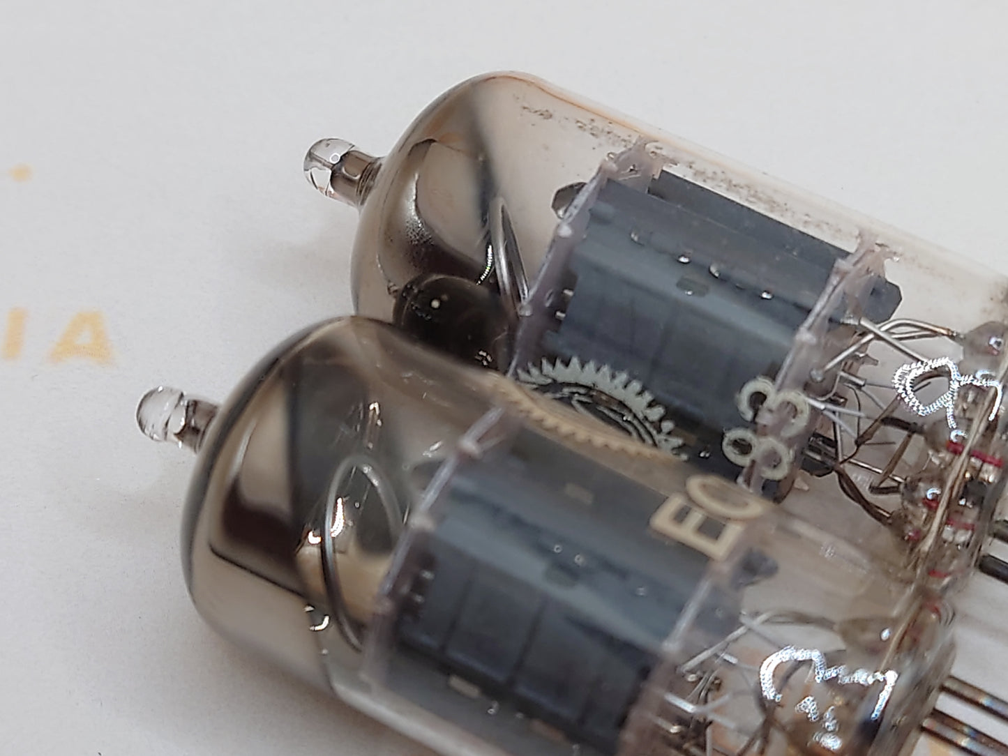 Valvo ECC83 12AX7 Short Plates Angled Getter