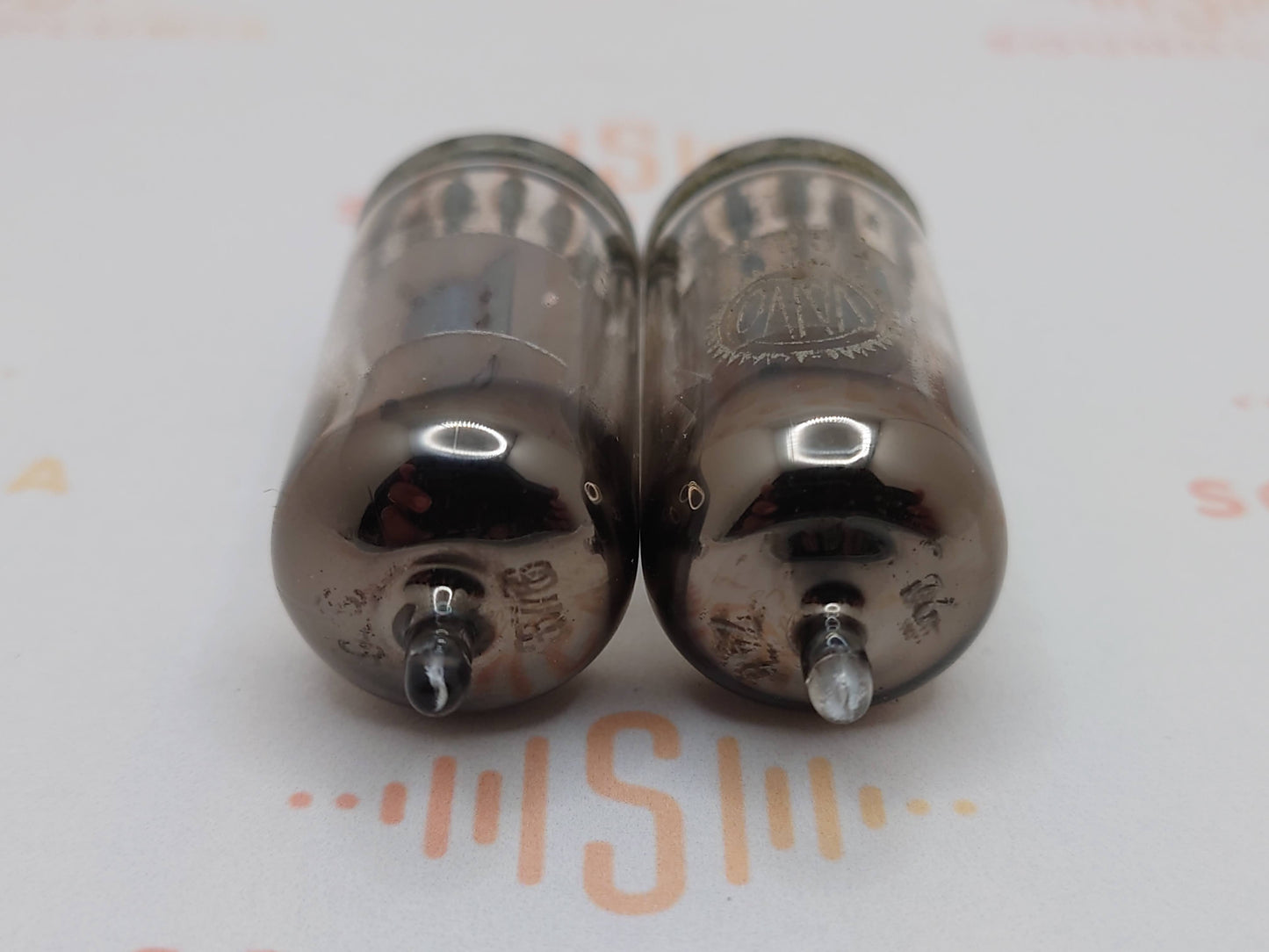Valvo ECC81 D-Getter Coin Bottom YKB