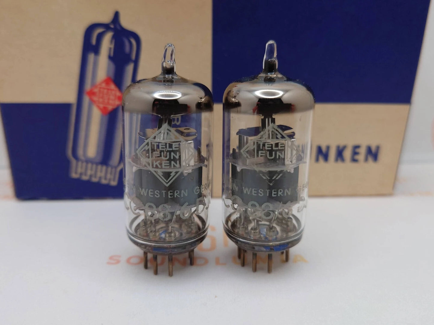 Telefunken ECC88 6DJ8 Diamond Bottom - Berlin