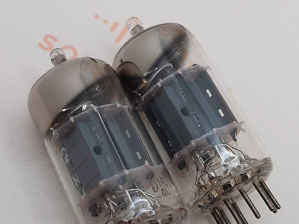 Valvo Hamburg ECC82 Short Plates 30° O-Getter