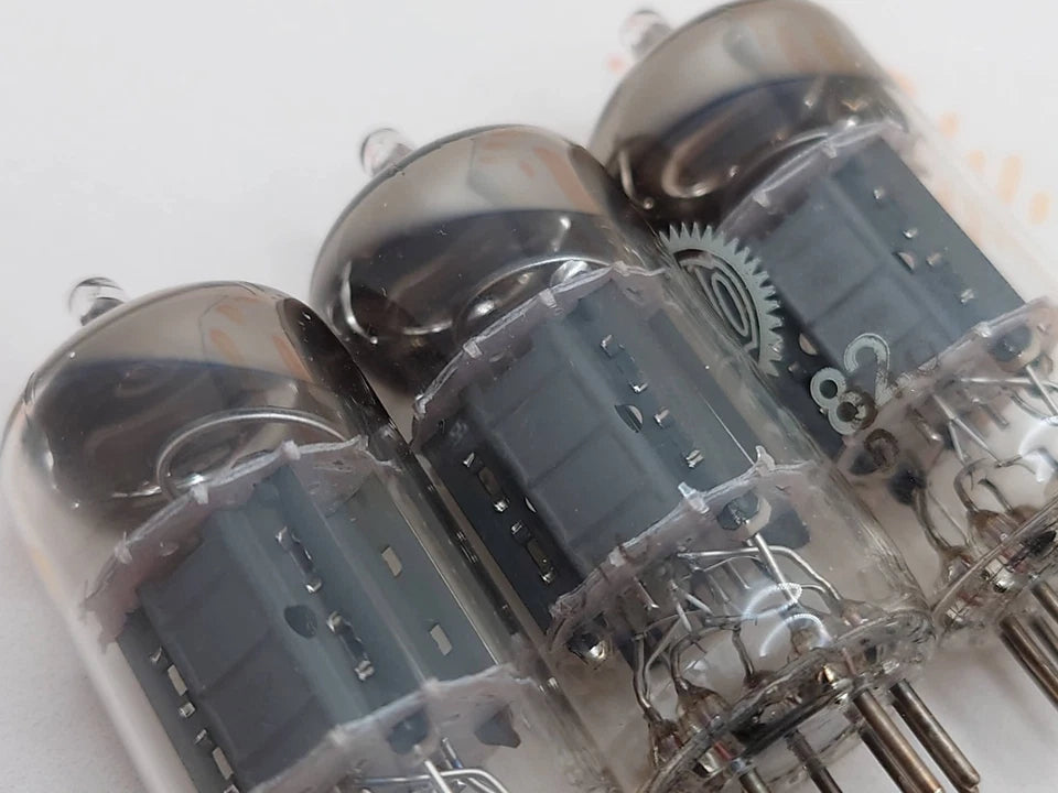 Valvo Hamburg ECC82 Short Plates 30° O-Getter