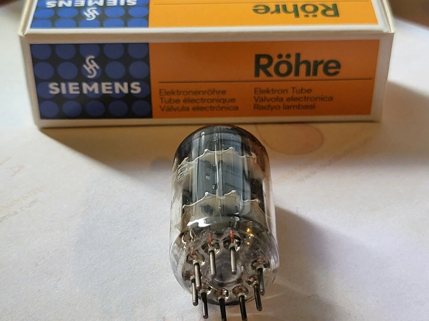 Amperex ECC82 12AU7 Röhre mit roter Spitze - Seltenes Siemens-Etikett - Holland 1969 - NOS