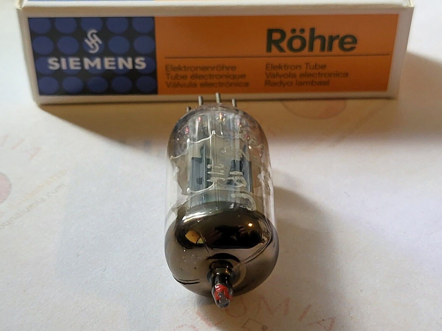 Amperex ECC82 12AU7 Röhre mit roter Spitze - Seltenes Siemens-Etikett - Holland 1969 - NOS