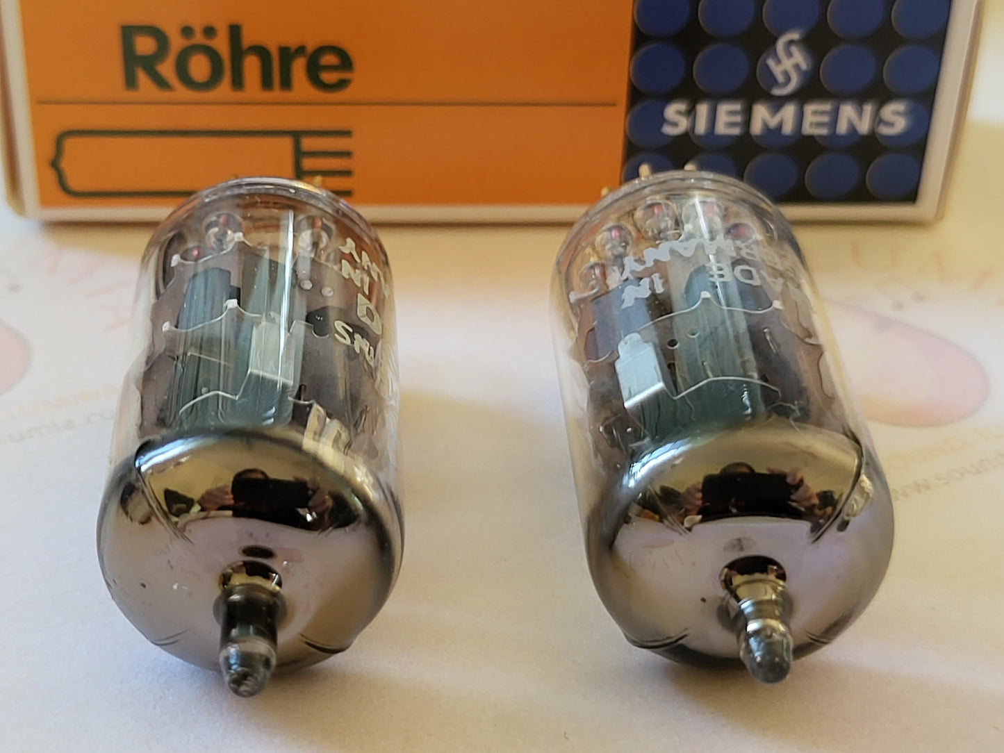 Siemens CCa E88CC Röhren graue Abschirmung passendes Paar gelbe Markierung - München 1965 A0 - NOS 