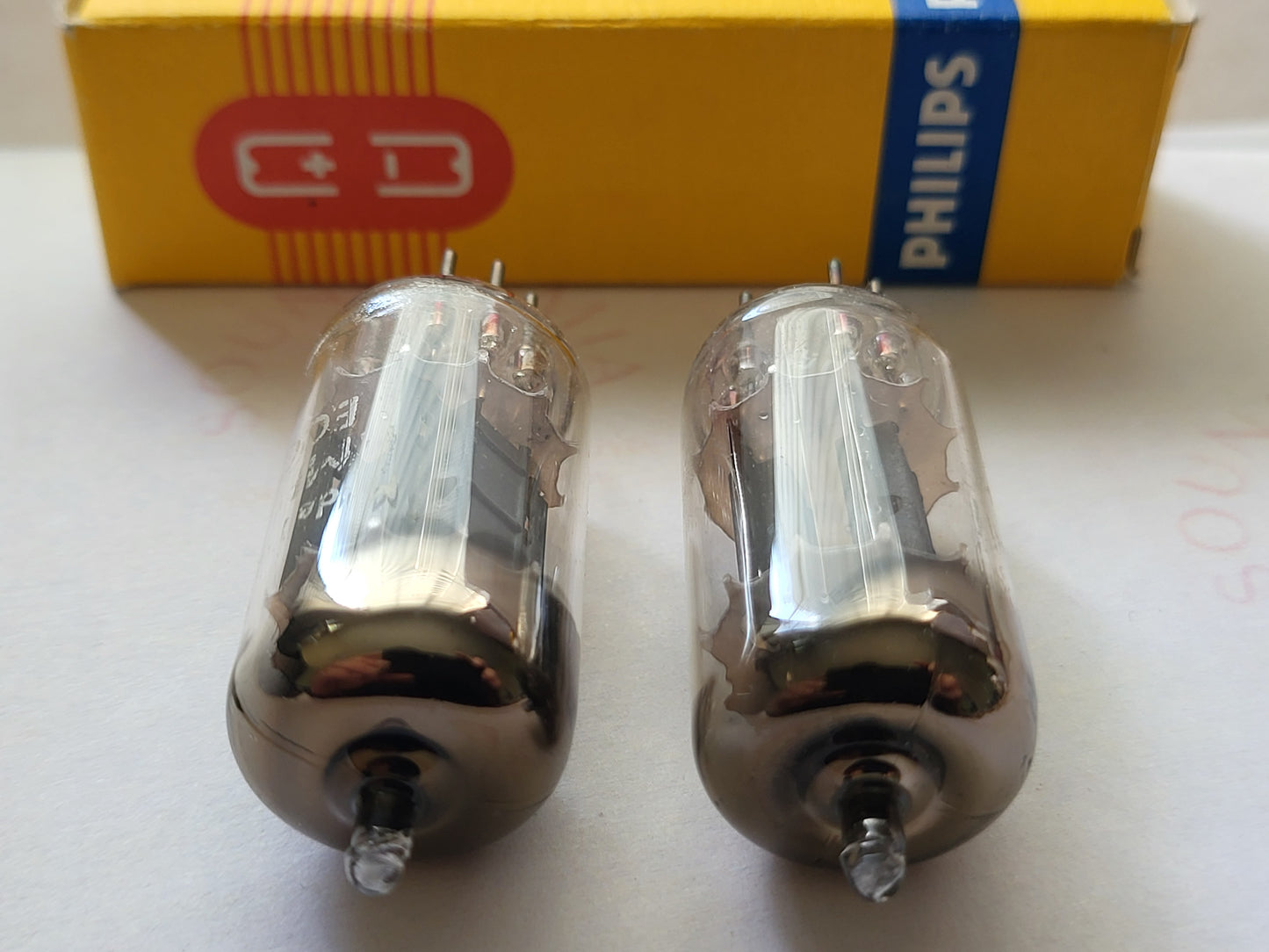 Philips ECC83 12AX7 Matched Pair Long Plates Foil D 45° Getter - DX mCP (Valvo Hamburg, 1953-1954) - NOS