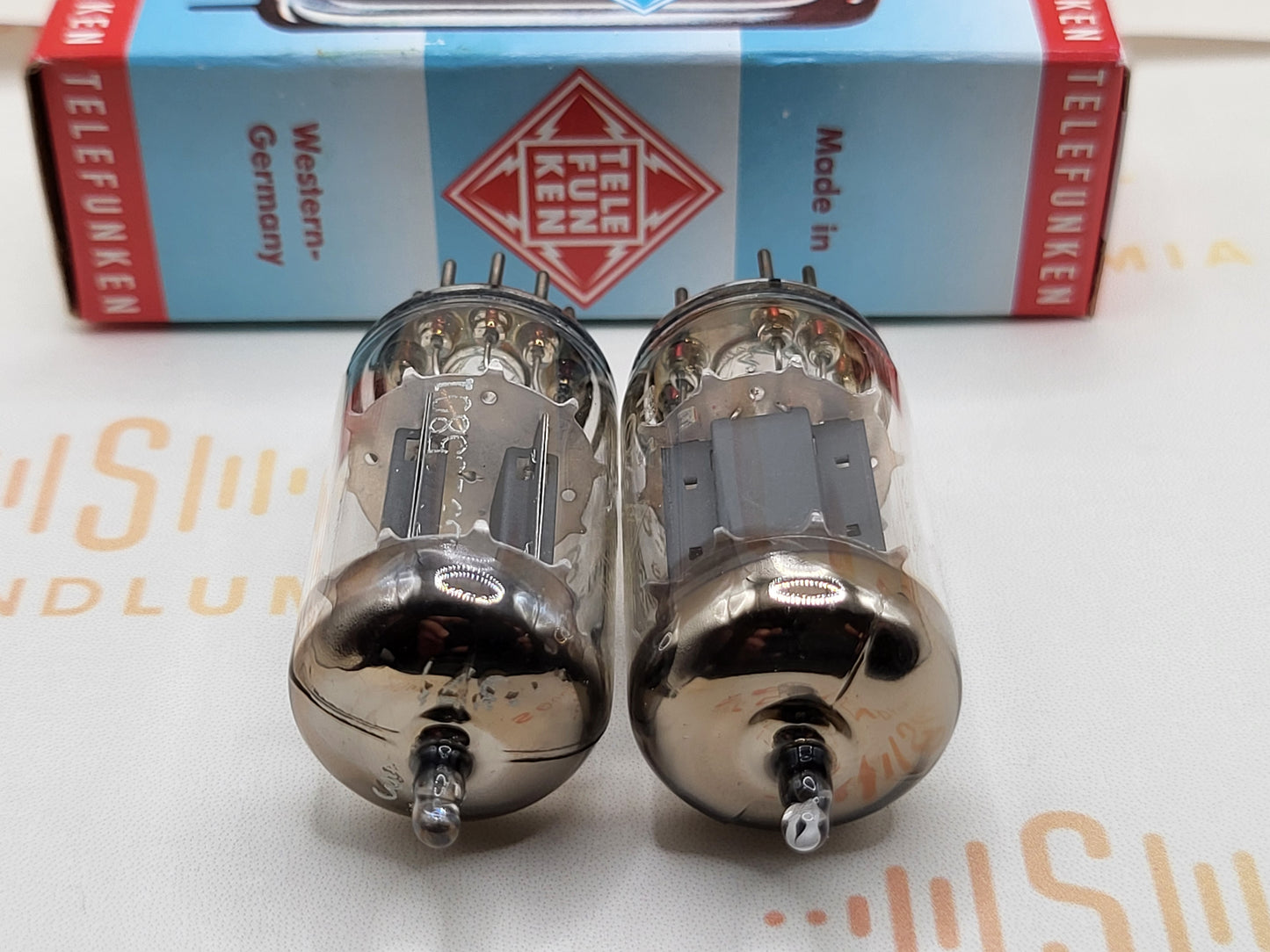 Telefunken ECC83 12AX7 Smooth Plates Berlin