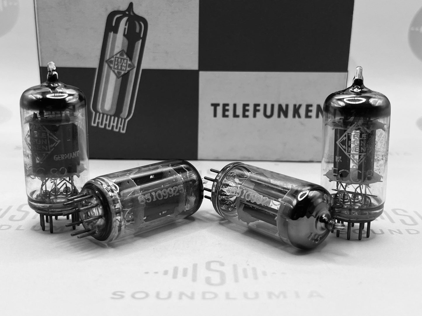 Telefunken ECC82 Plaques côtelées Fond diamant - Allemagne