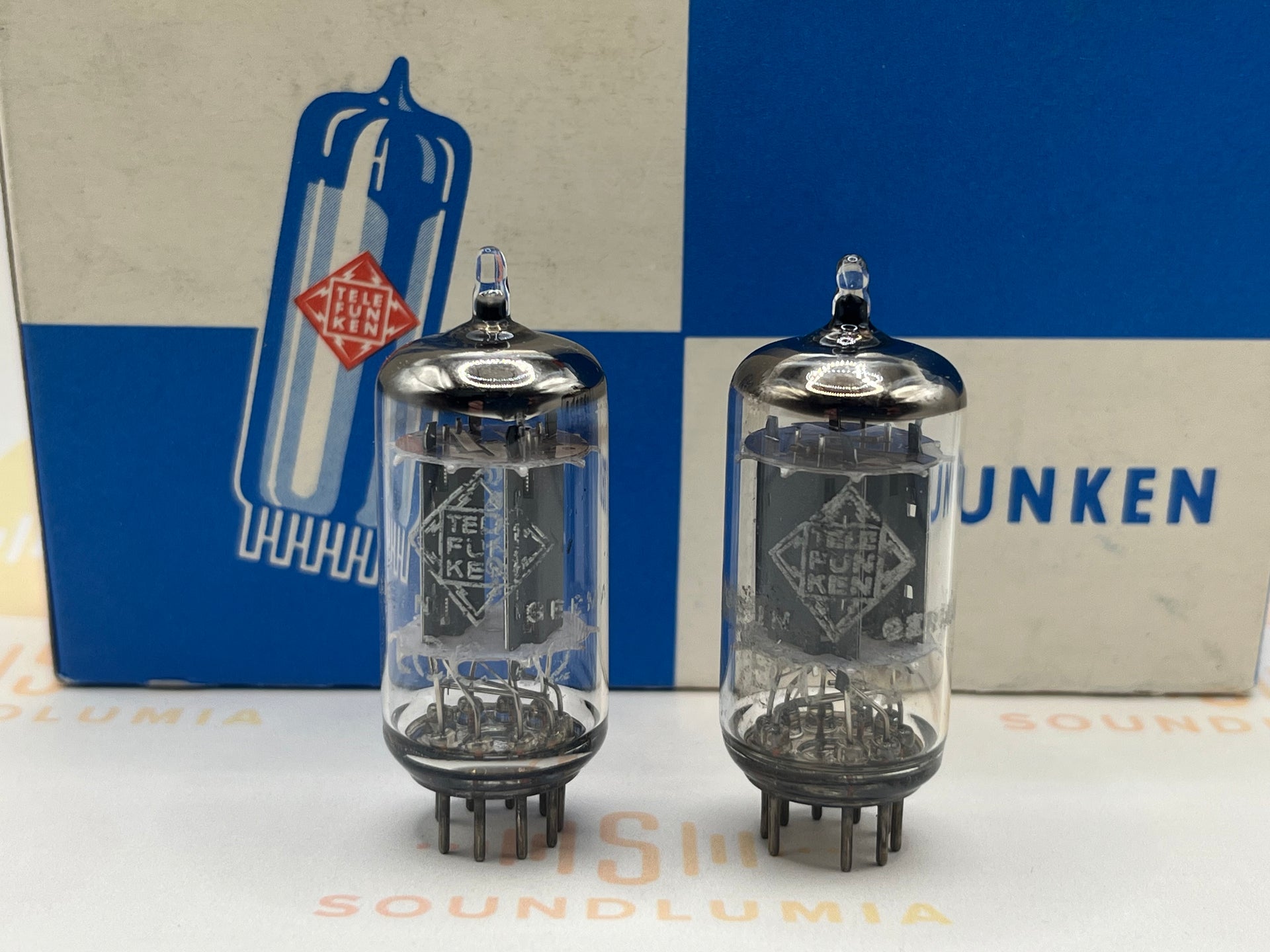 Telefunken ECC82 / 12AU7 Vacuum Tube | Smooth Plates | Soundlumia