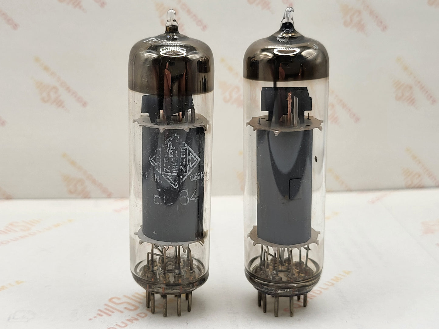 Telefunken EL84 6BQ5 O-getter ◇ Bottom - Germany