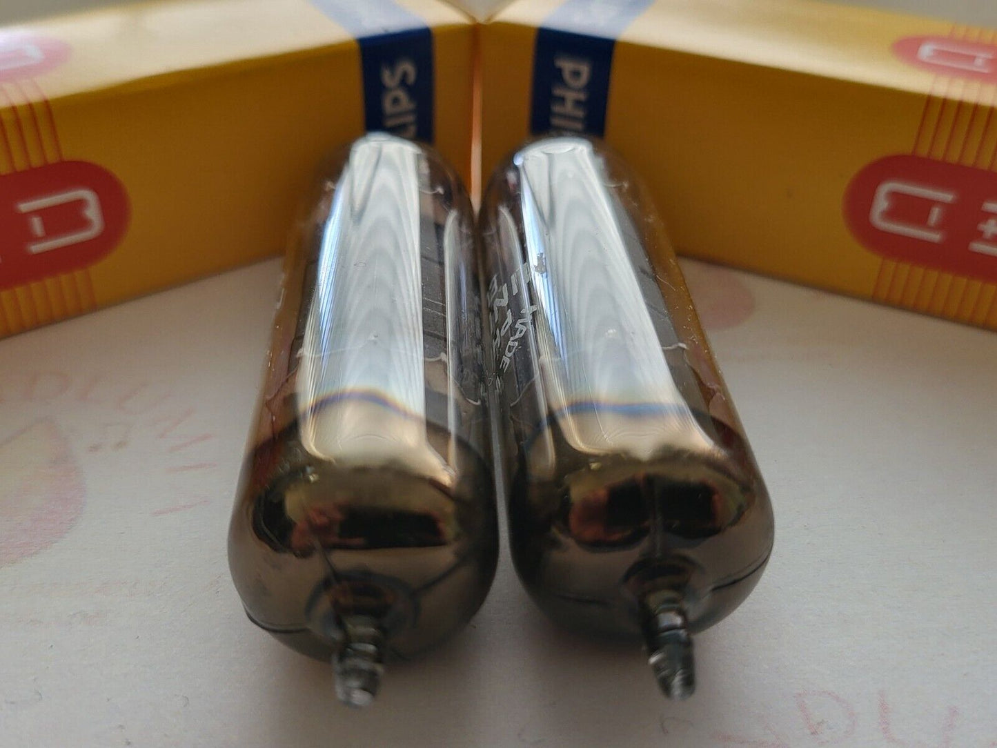 2x Philips Miniwatt EL84 6BQ5 D-Getter-Röhren – Sittard, NL 1955 rX1/rX2 – NOS