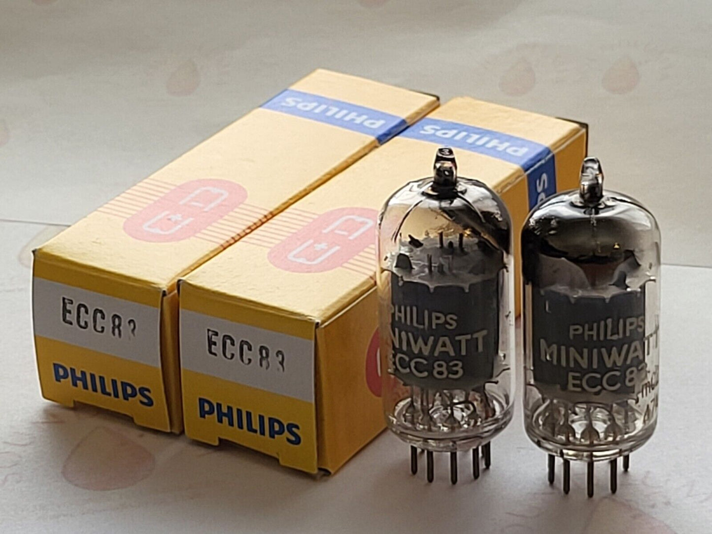 Philips 12AX7 ECC83 Folie D 45° Getter 17mm lange Platten passendes Paar - mC2 ⊿7A NOS