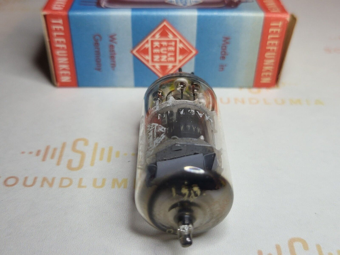 Telefunken EF86 6267 O-getter in Original Box - Diamond Bottom - Ulm 1963 - NOS