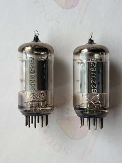 Telefunken ECC82 Matched Pair - 17mm lange glatte Platten ◇ Unten - Berlin 1961 
