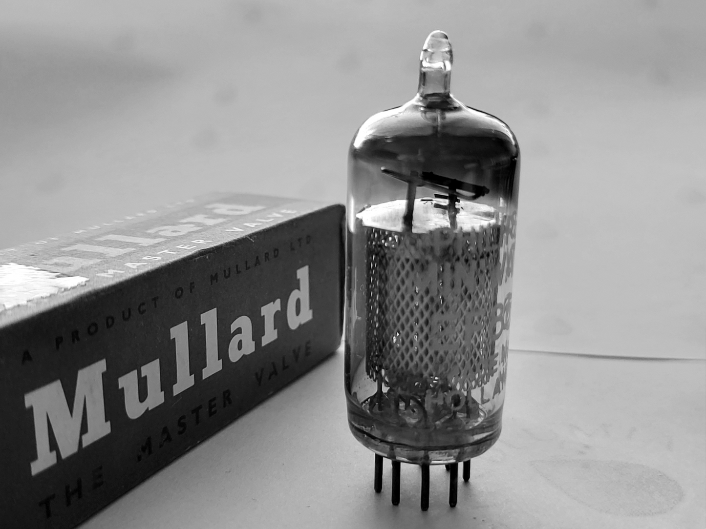 1x Mullard EF86 Lange Maschenplatten 15° Quadrat D Getter Philips Label Blackburn '59