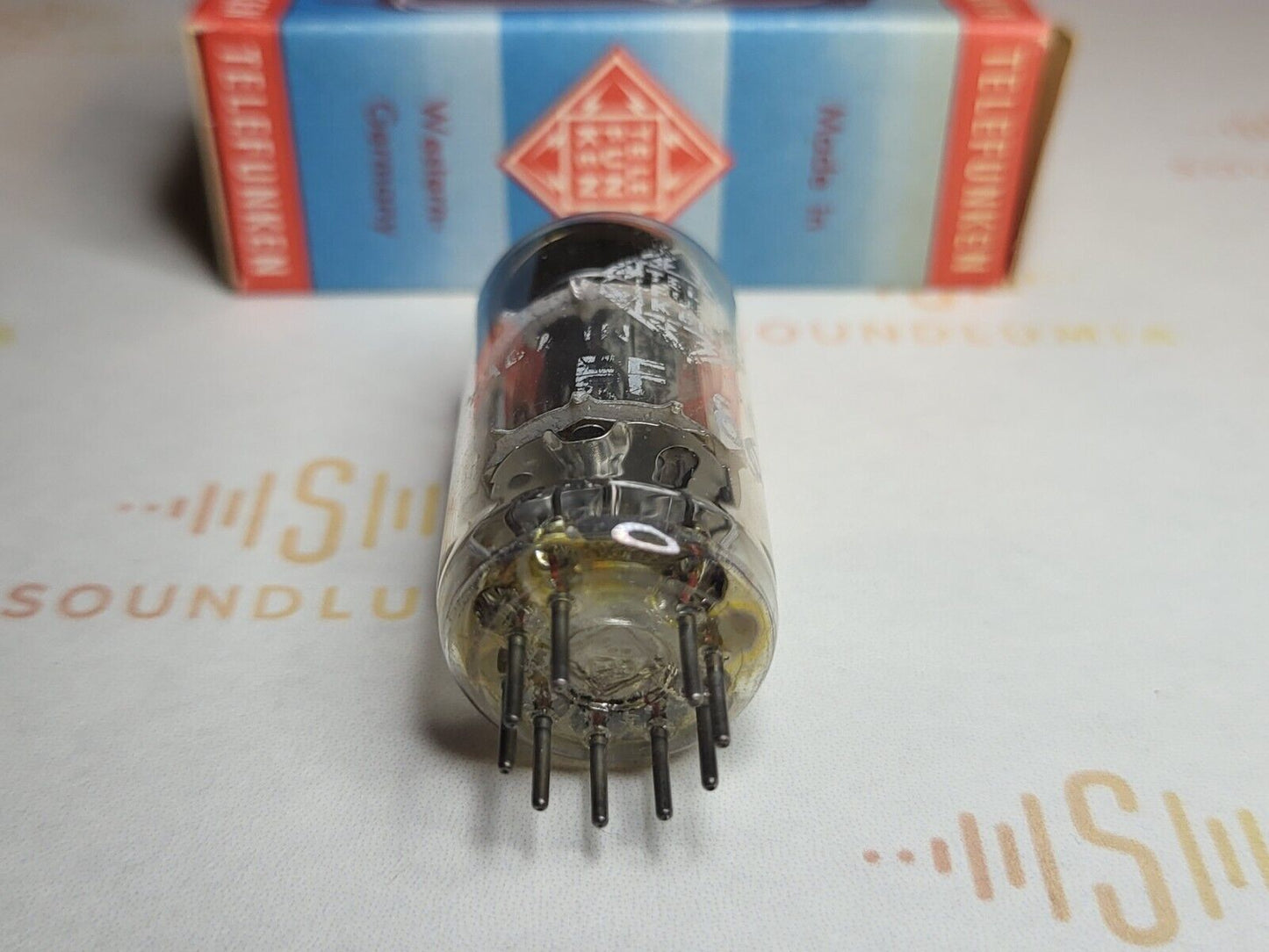 Telefunken EF86 6267 O-getter in Original Box - Diamond Bottom - Ulm 1963 - NOS
