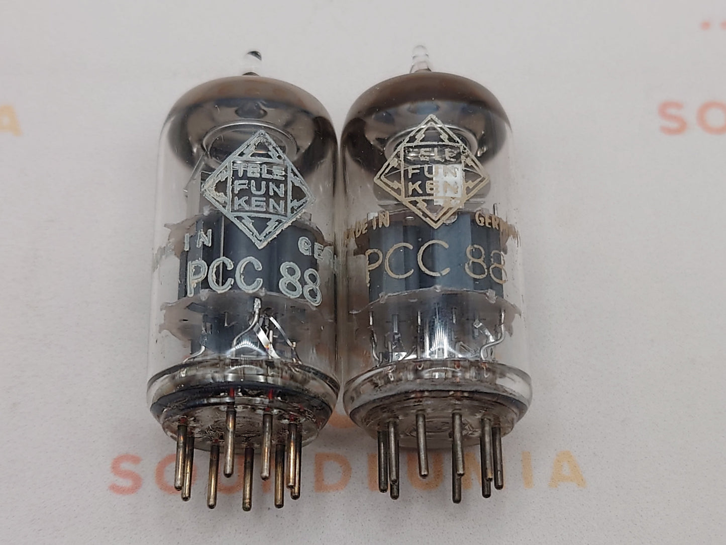 Telefunken PCC88 7DJ8 ◇ Fond