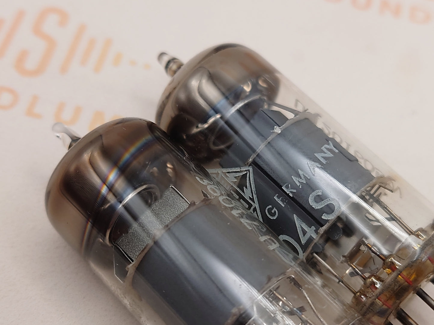 Telefunken EF804S Getter O ◇ Inferiore