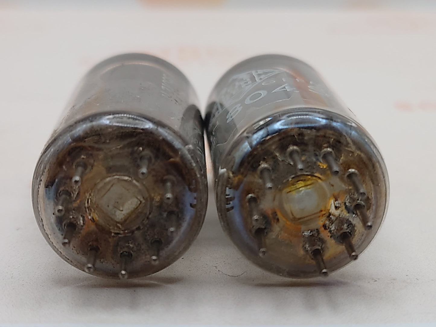 Telefunken EF804S Getter O ◇ Inferiore