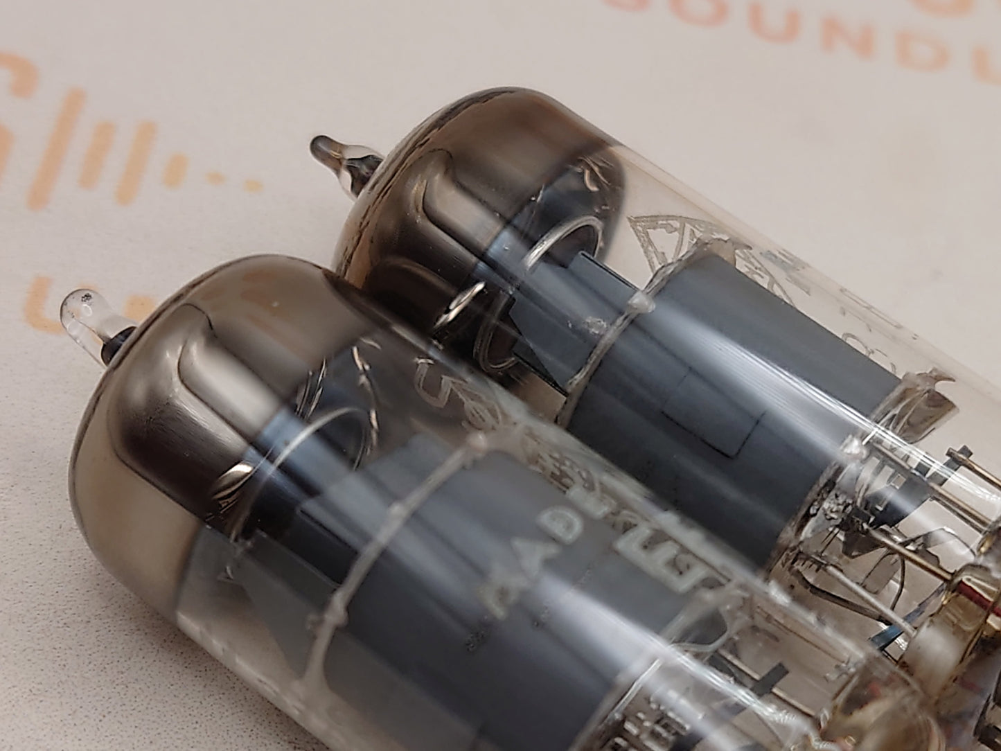 Telefunken EF804S Getter O ◇ Inferiore