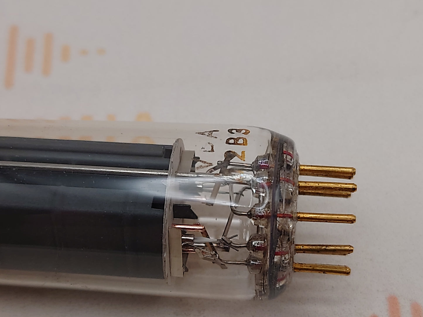 Philips E80CC 6085 O-Getter
