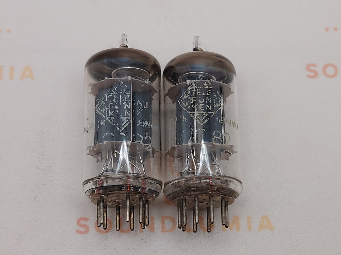 Telefunken ECC82 Ribbed Plates Diamond Bottom - Germany