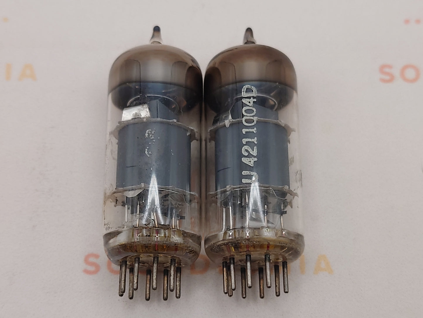 Telefunken EF804S Getter O ◇ Inferiore