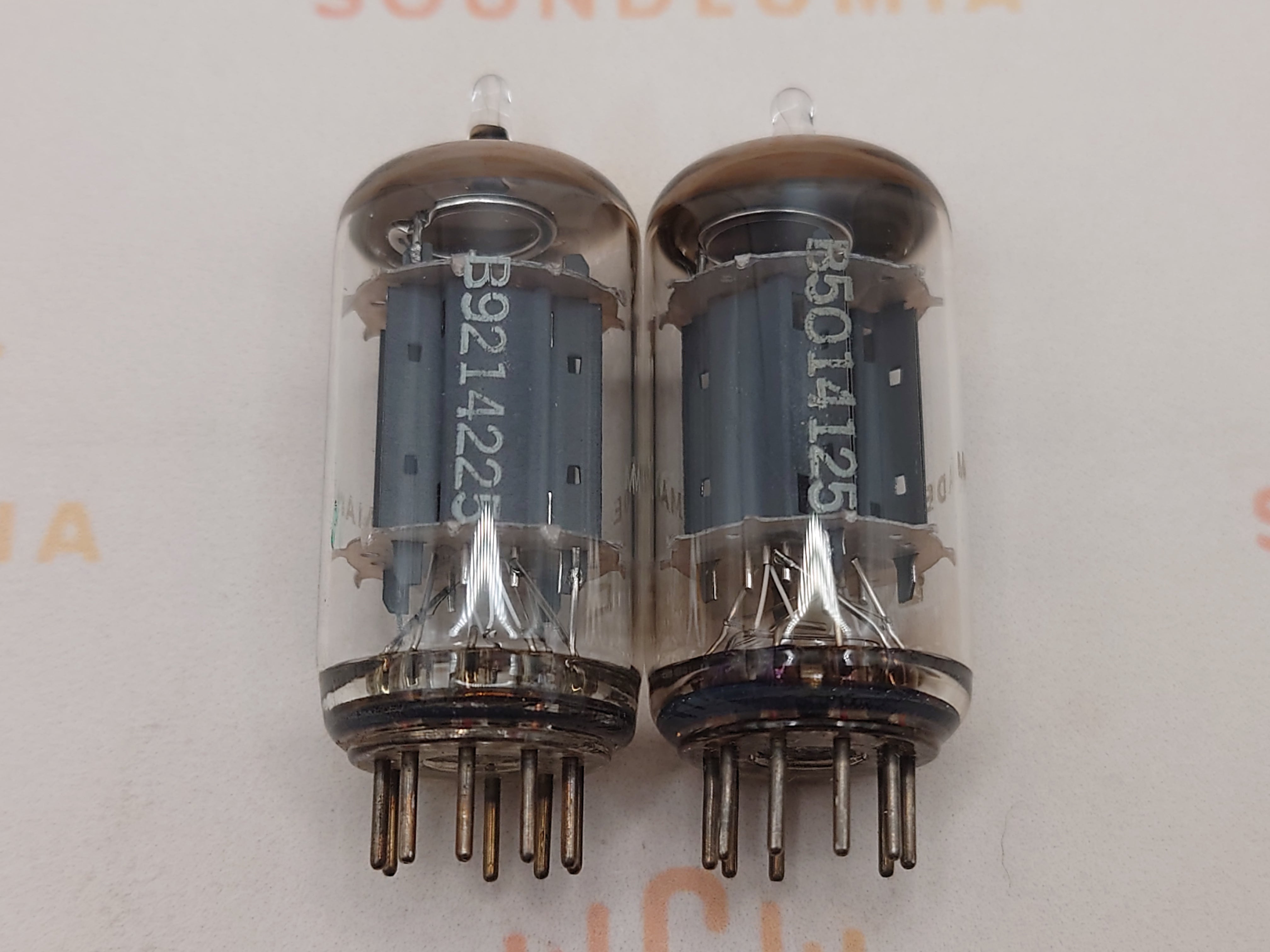 Telefunken ECC82 / 12AU7 Vacuum Tube | Smooth Plates | Soundlumia