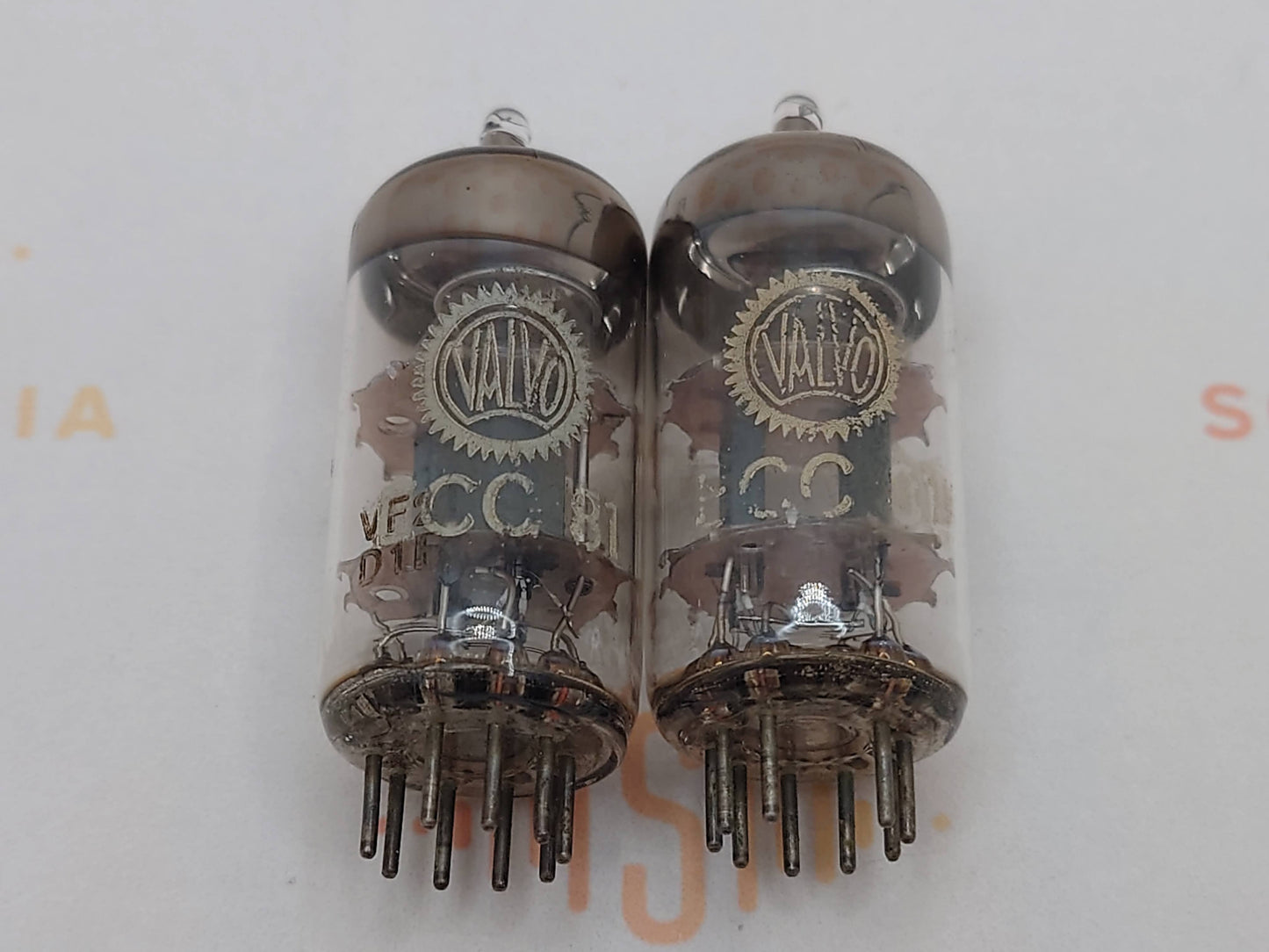 2x Valvo ECC81 12AT7 O-getter - Hamburg 1961 VF2 - Same Code