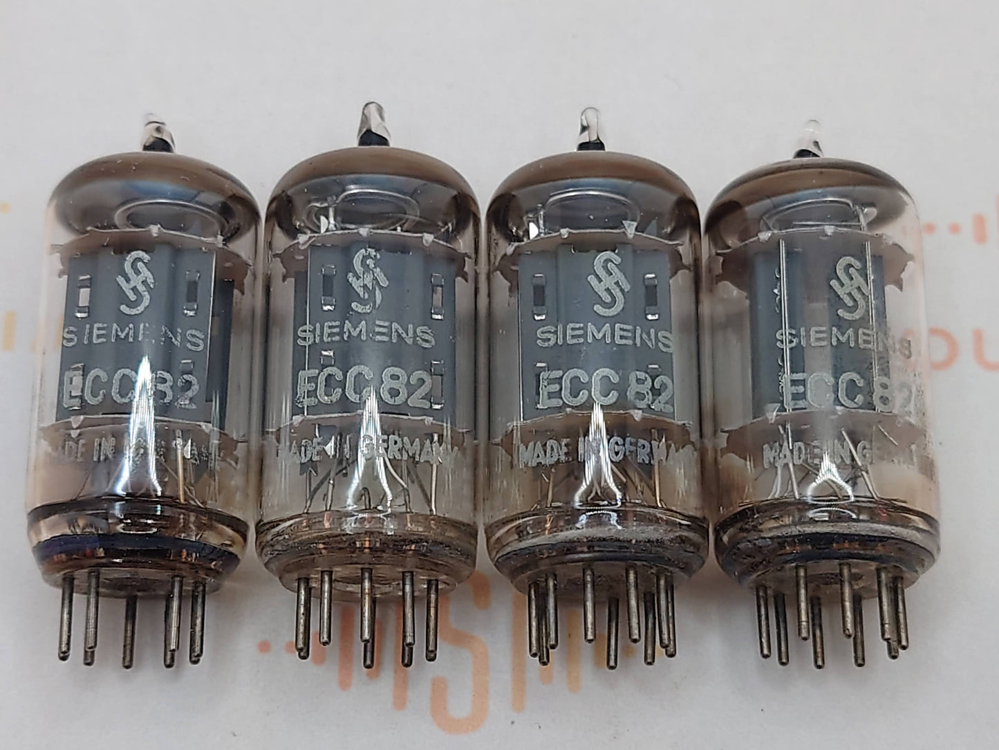 Telefunken ECC82 Piastre Righe ◇ (Edizione Siemens Hall 6)