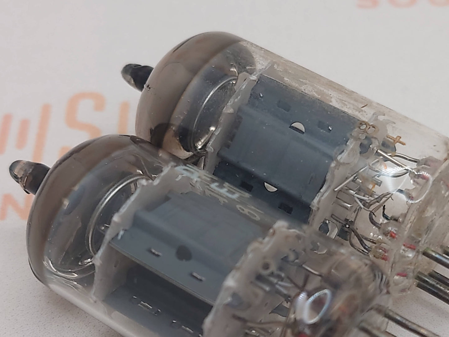 Philips ECC82 12AU7 短板 O 型吸气剂 - Heerlen 