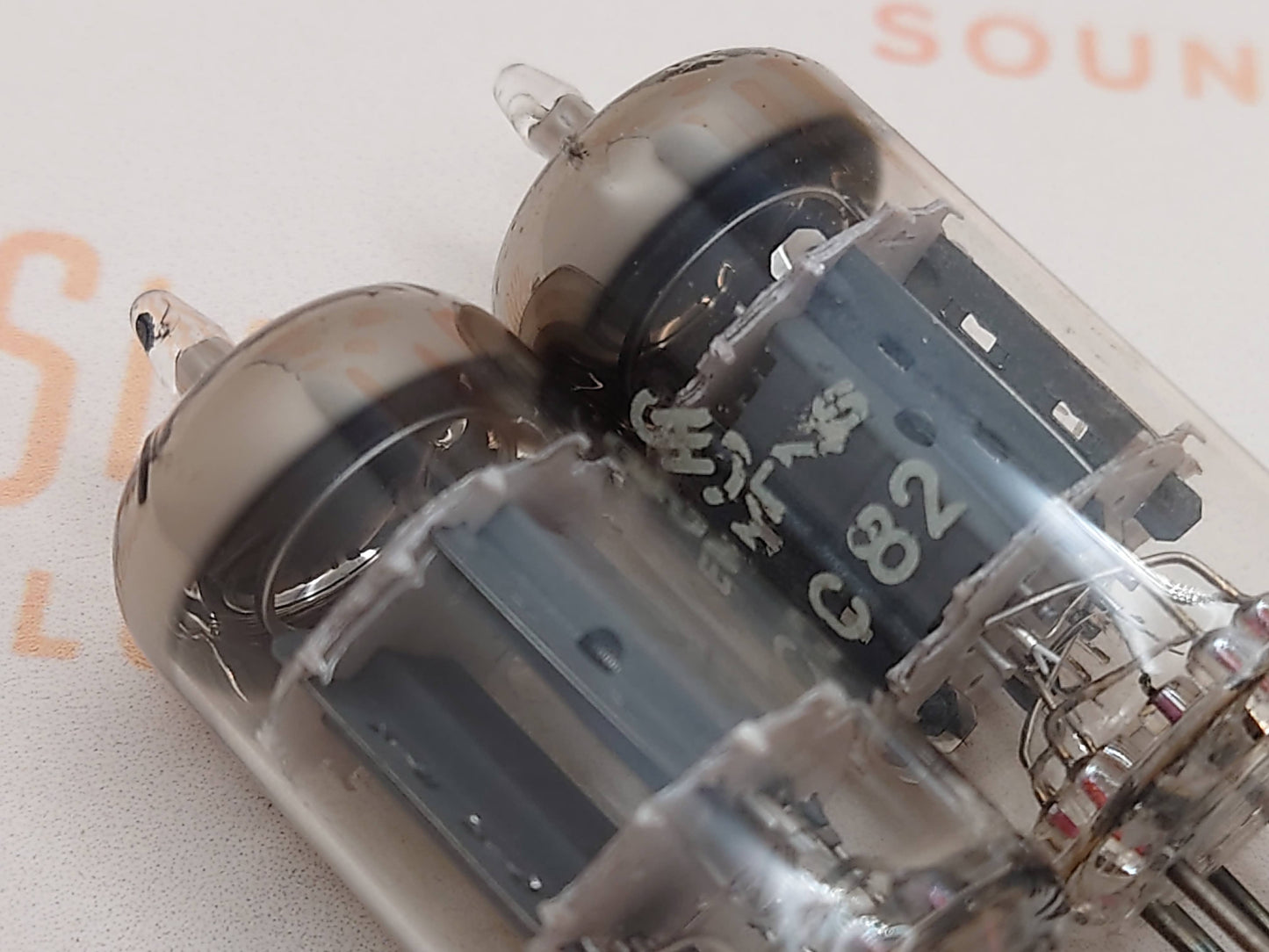 Philips ECC82 12AU7 短板 O 型吸气剂 - Heerlen 