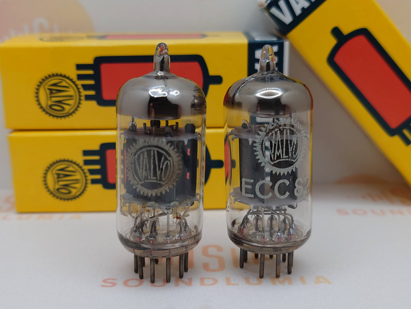 Valvo ECC82 12AU7 O-Getter Short plates Heerlen, NL