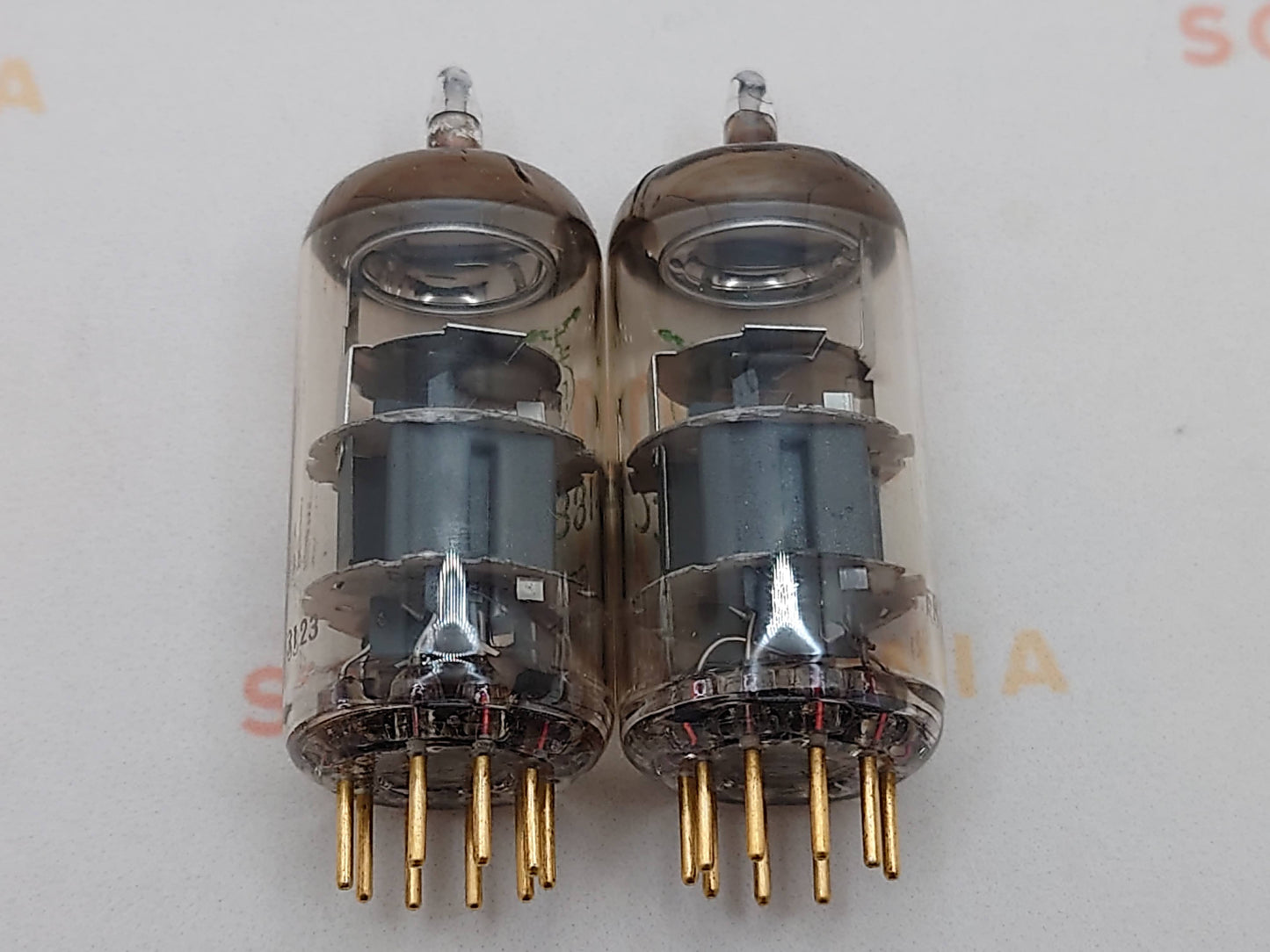 La Radiotechnique 7308 E188CC O-getter - Suresnes