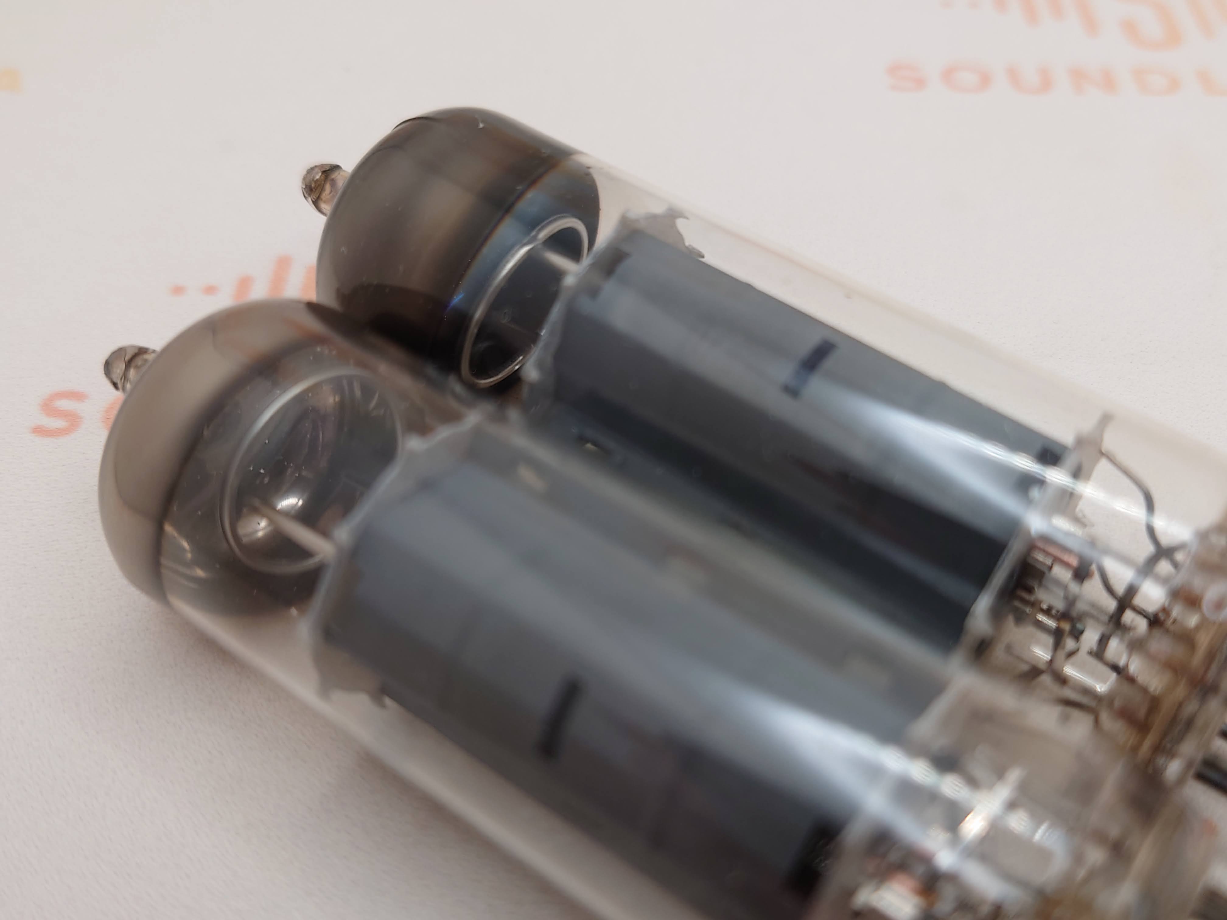 Siemens EL84 E84L Vacuum Tube | O-Getter | Munich | 1960 | Soundlumia