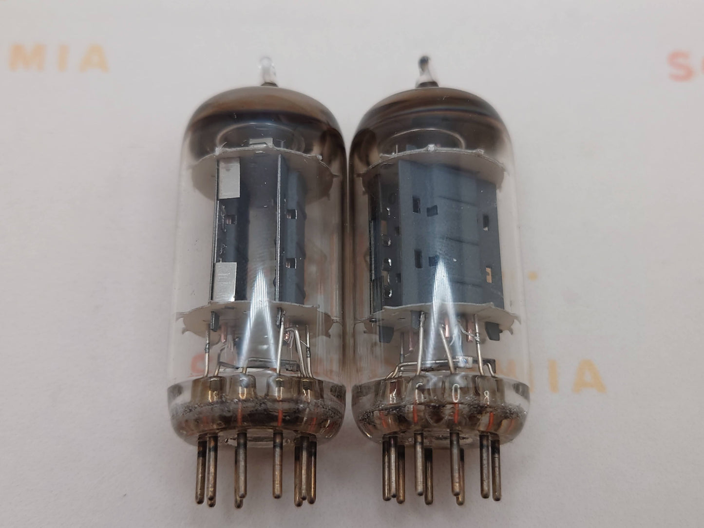 飞利浦 EL84 6BQ5 O型吸气管匹配对 - 1964年产于海尔伦 - 近乎全新库存