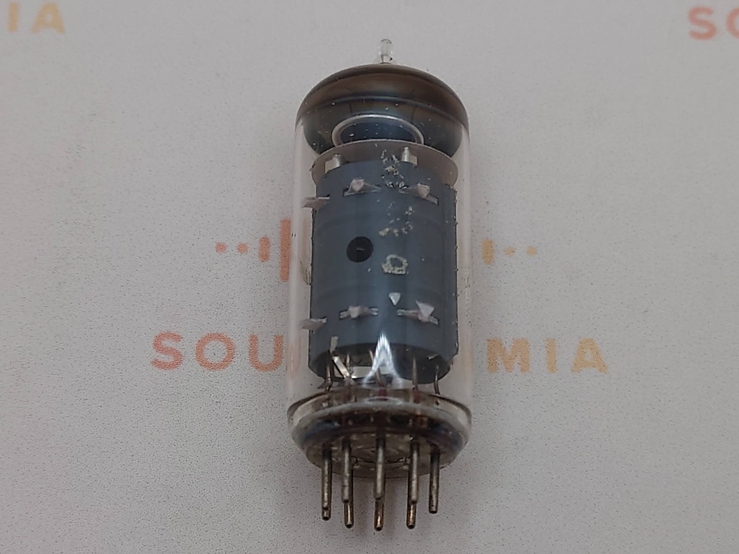 德律风根 EF804 灰板 O-getter ◇ 底部 - 柏林