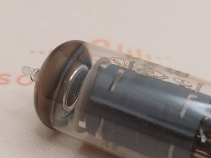 德律风根 EF804 灰板 O-getter ◇ 底部 - 柏林