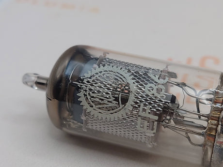 Valvo EF86 6267 vacuum tube with Mesh Plate and O-Getter, image 104