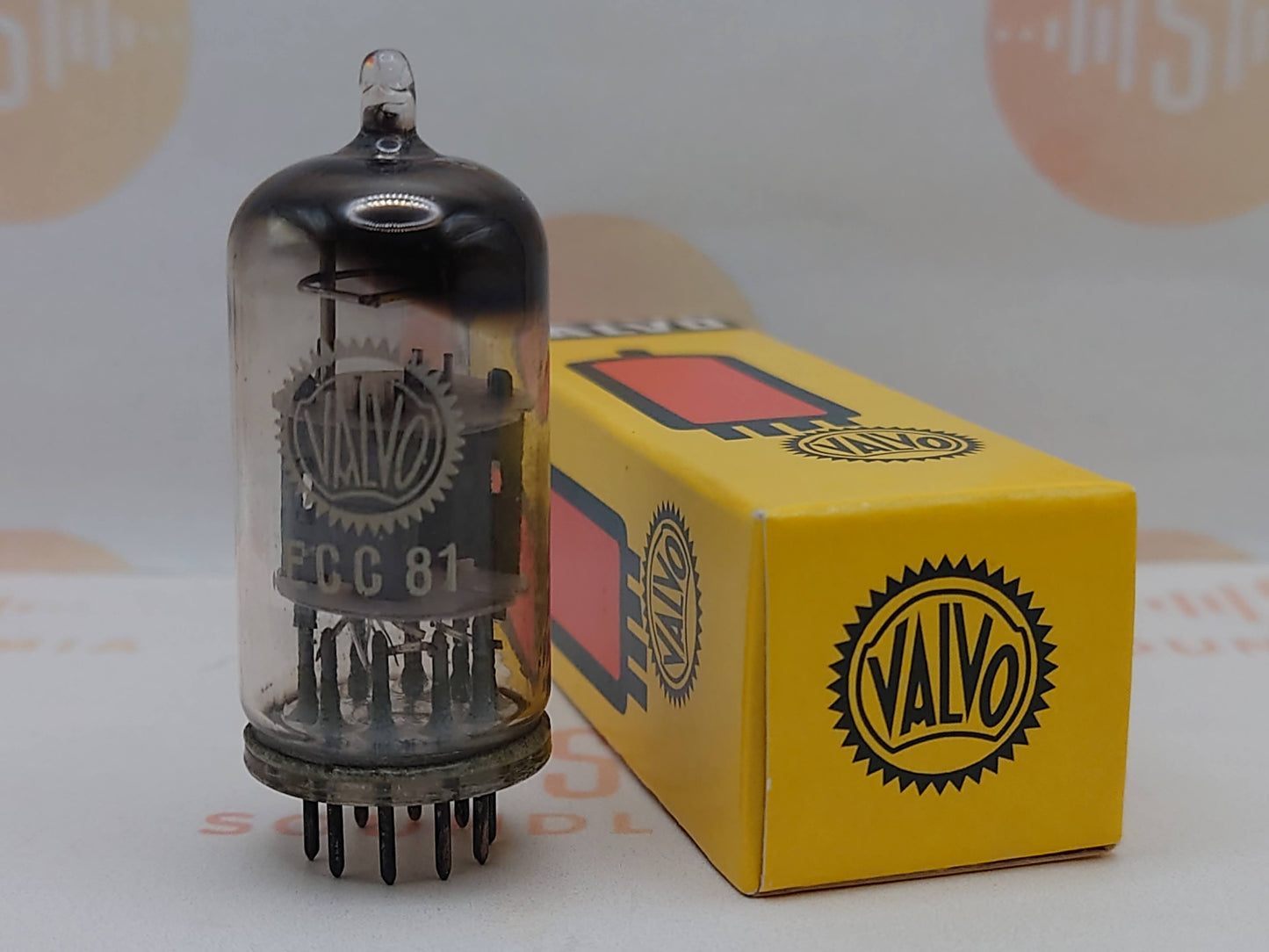 Valvo ECC81 D-Getter Coin Bottom