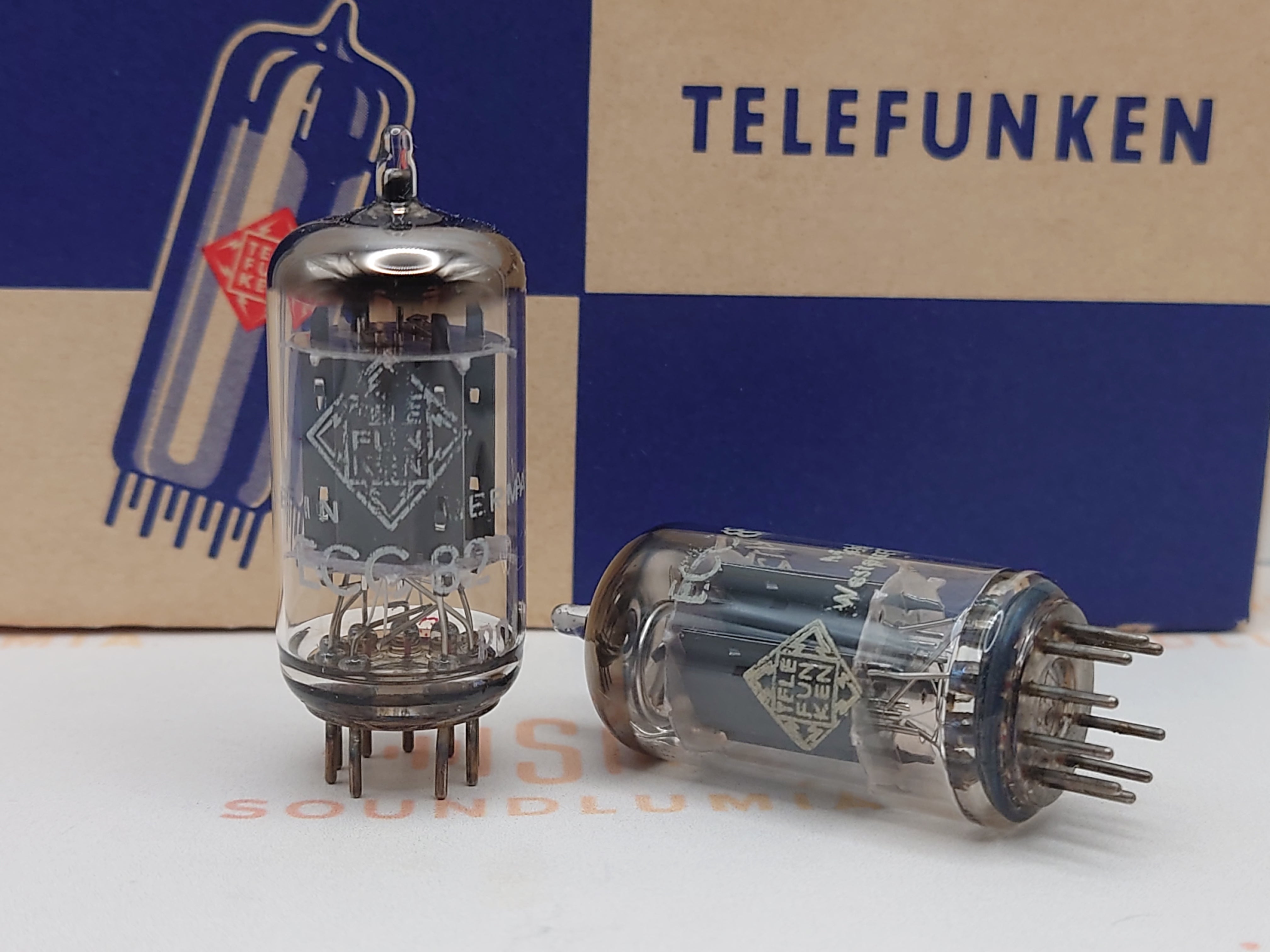 Telefunken ECC82 12AU7 Smooth Plates | Soundlumia