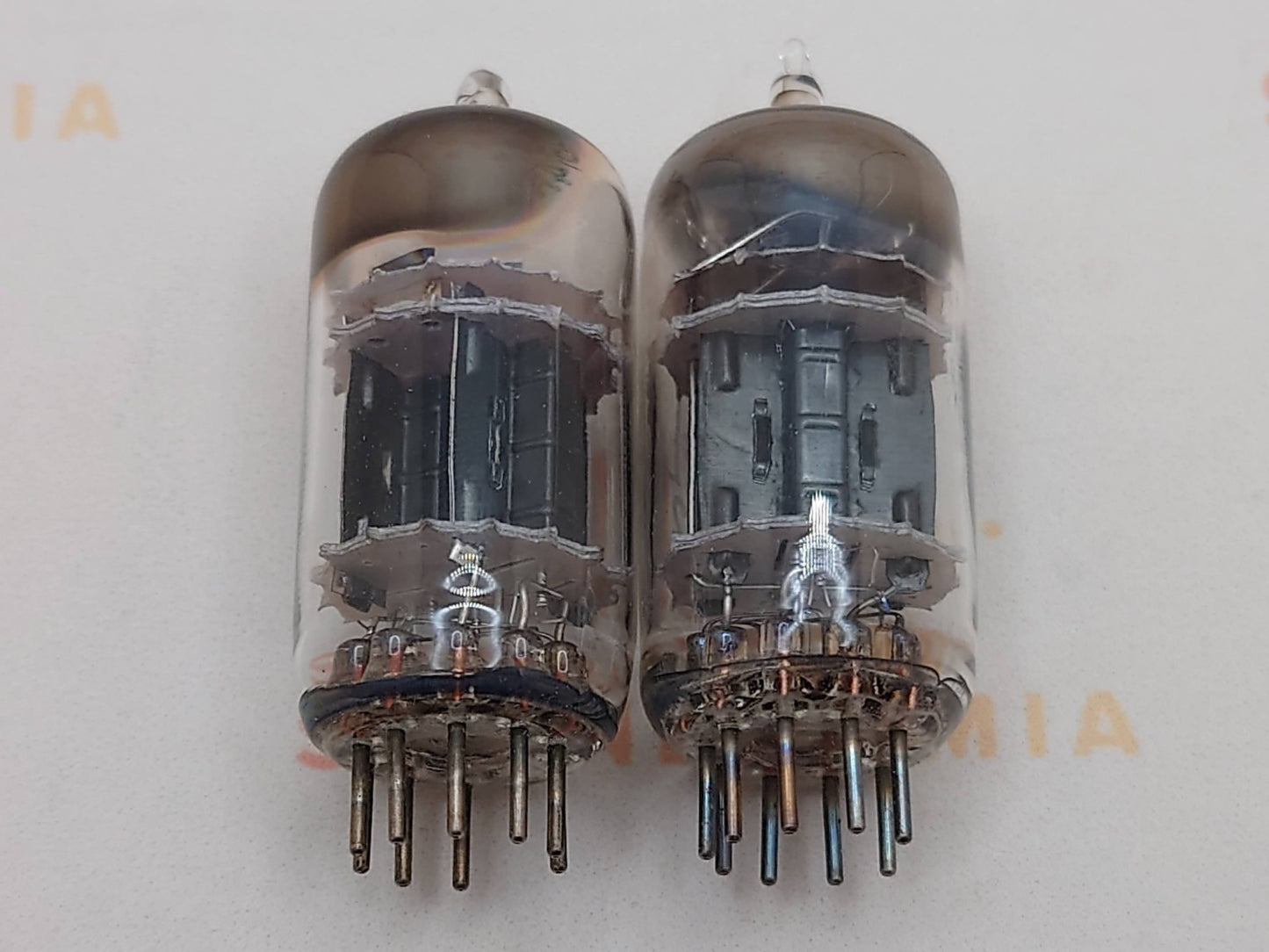 2x GE CV4032 5814WA Schwarze Platten - USA 1970er - Gleicher Code - Nahe NOS
