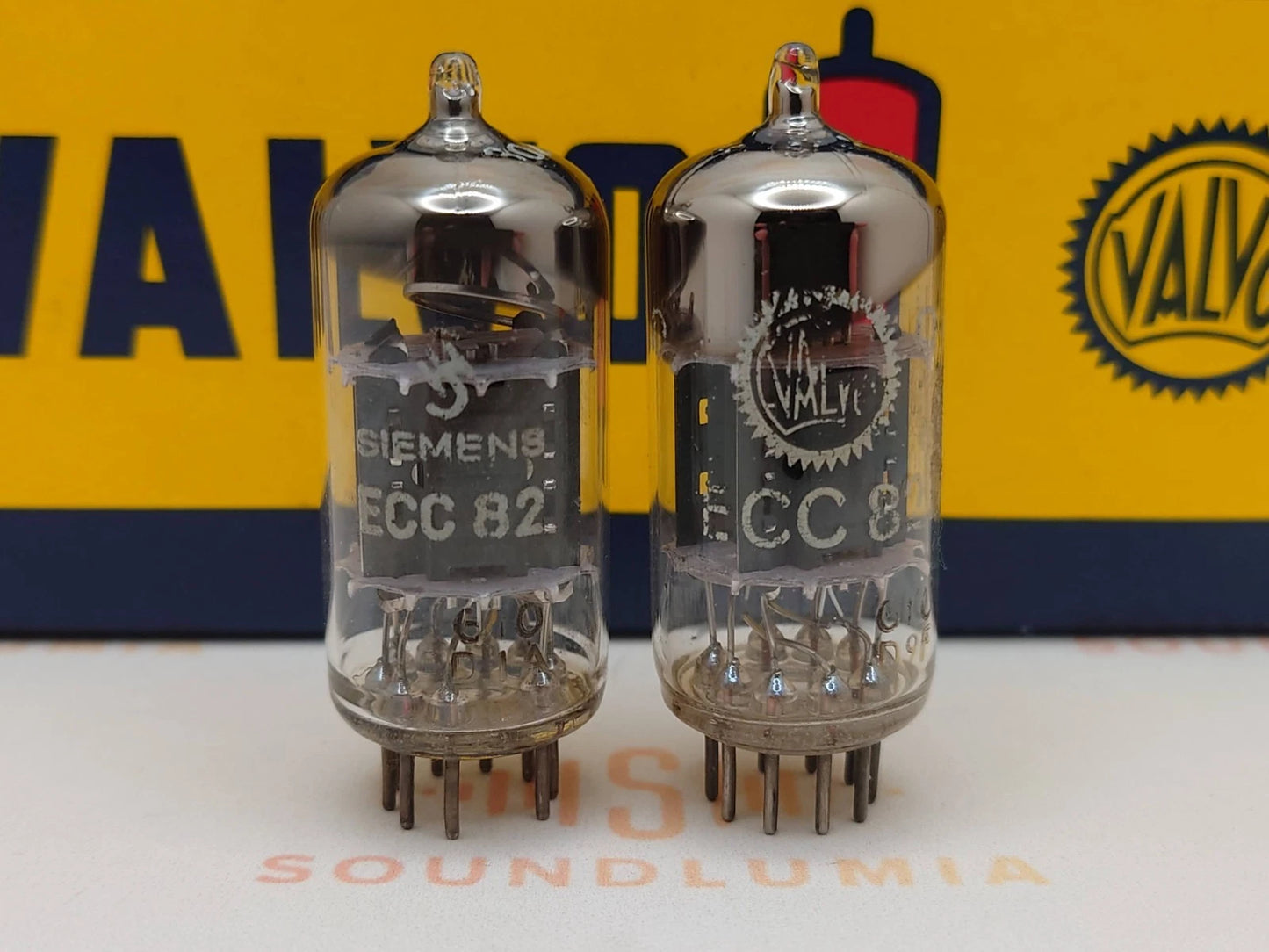 Valvo Hamburg ECC82 Short Plates 30° O-Getter