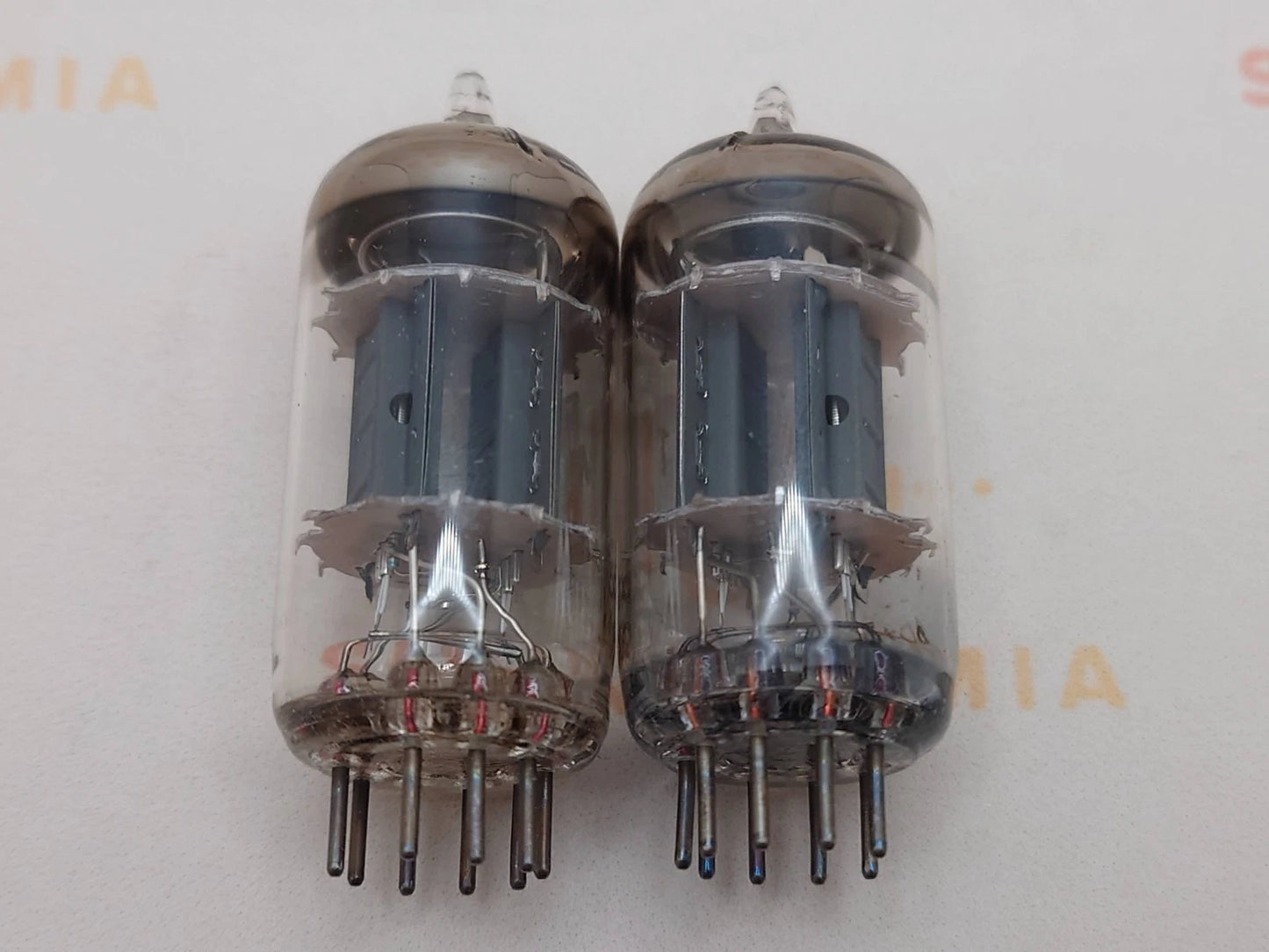 Philips ECC83 12AX7 Plaques courtes O-getter - Heerlen