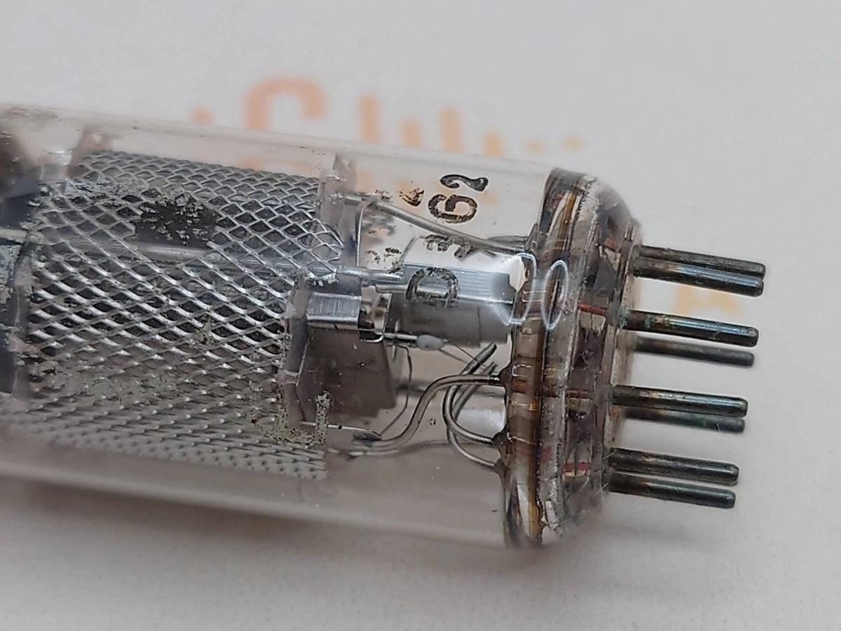 Valvo EF86 6267 vacuum tube with Mesh Plate and O-Getter, image 89